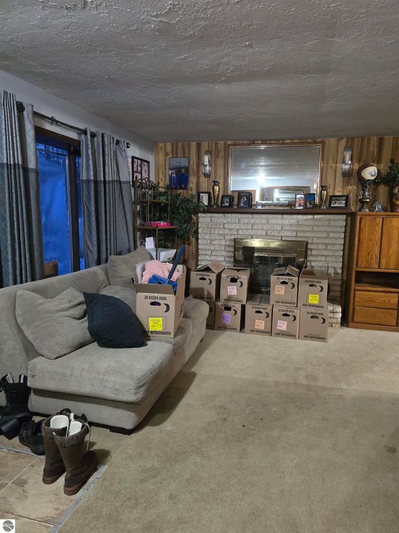 Image 15 of property listing at 6439 Tecumseh Avenue, Oscoda, MI 48750