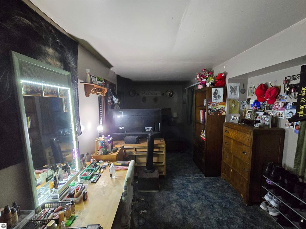 Image 20 of property listing at 6439 Tecumseh Avenue, Oscoda, MI 48750