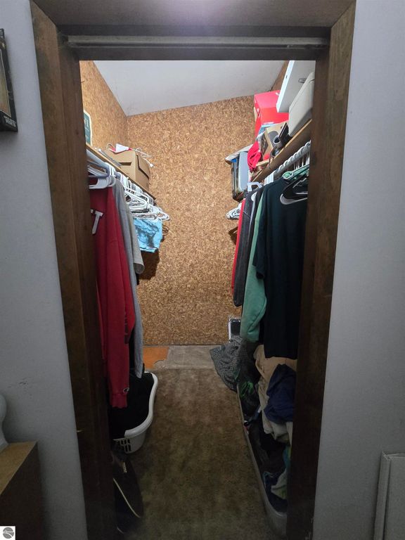 Image 4 of property listing at 6439 Tecumseh Avenue, Oscoda, MI 48750