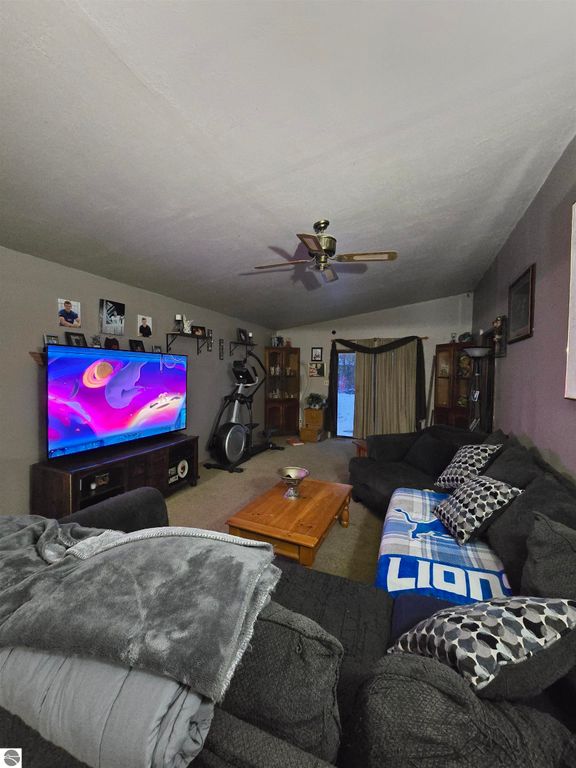 Image 7 of property listing at 6439 Tecumseh Avenue, Oscoda, MI 48750