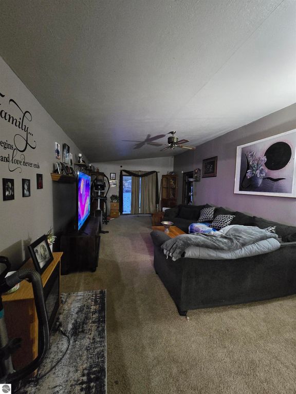 Image 8 of property listing at 6439 Tecumseh Avenue, Oscoda, MI 48750