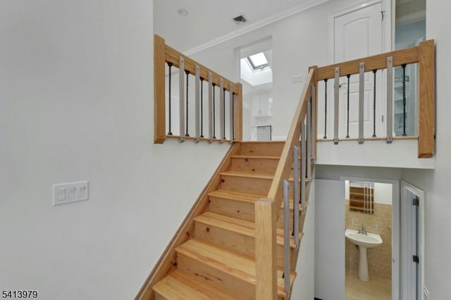 108 Packanack Lake Rd, Wayne Twp., NJ 07470