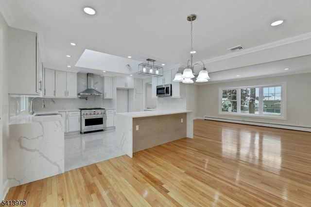 108 Packanack Lake Rd, Wayne Twp., NJ 07470