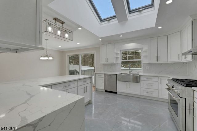 108 Packanack Lake Rd, Wayne Twp., NJ 07470
