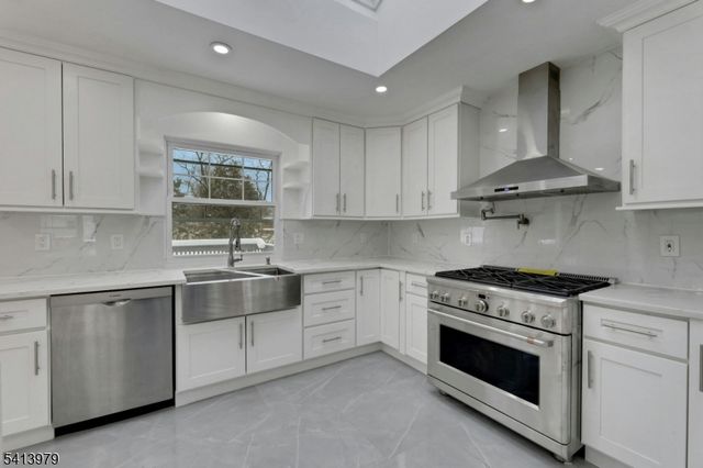 108 Packanack Lake Rd, Wayne Twp., NJ 07470