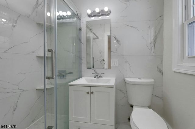 108 Packanack Lake Rd, Wayne Twp., NJ 07470
