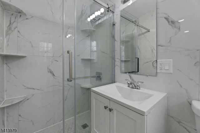 108 Packanack Lake Rd, Wayne Twp., NJ 07470