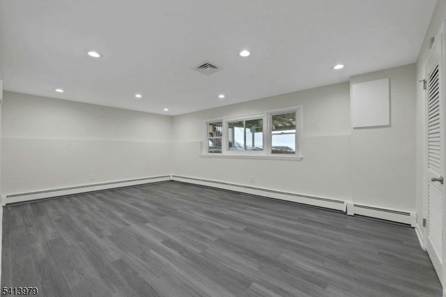 108 Packanack Lake Rd, Wayne Twp., NJ 07470