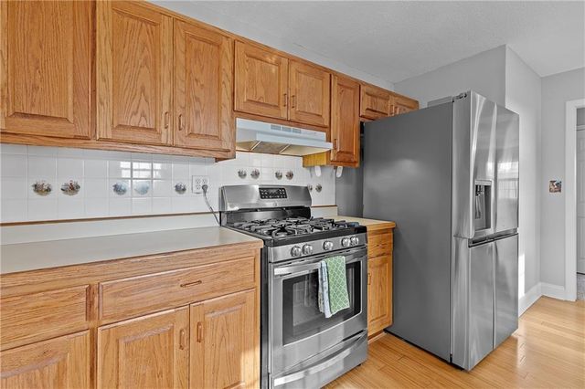 1227 N Jesse James Road, Excelsior Springs, MO 64024
