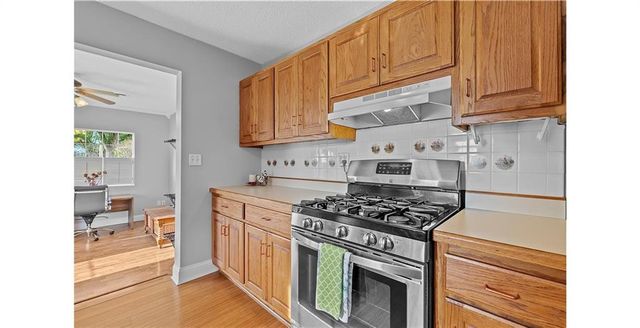 1227 N Jesse James Road, Excelsior Springs, MO 64024