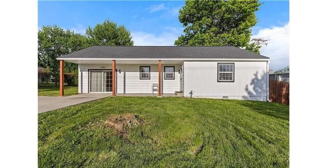1227 N Jesse James Road, Excelsior Springs, MO 64024
