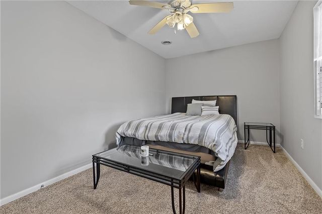 1227 N Jesse James Road, Excelsior Springs, MO 64024