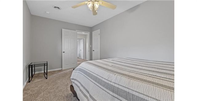 1227 N Jesse James Road, Excelsior Springs, MO 64024