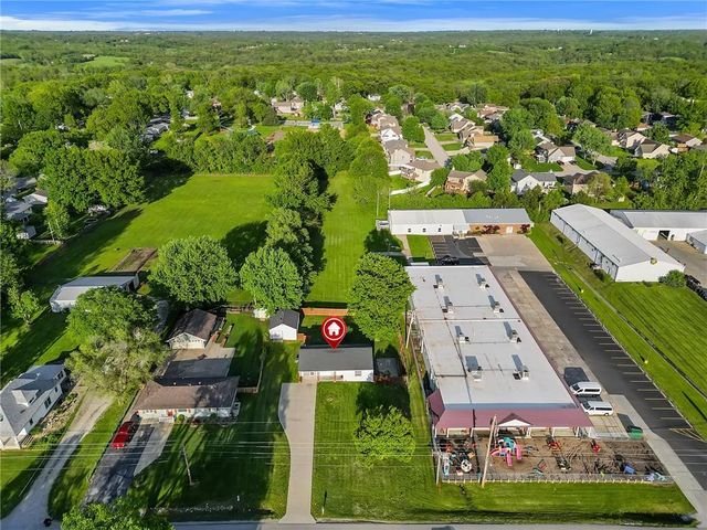 1227 N Jesse James Road, Excelsior Springs, MO 64024