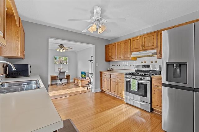 1227 N Jesse James Road, Excelsior Springs, MO 64024