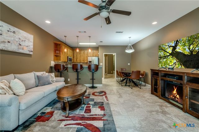 540 River Run 102, New Braunfels, TX 78132