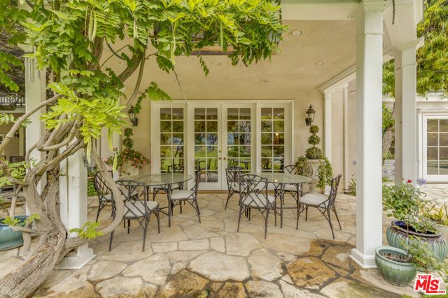821 N Whittier Drive, Beverly Hills, CA 90210