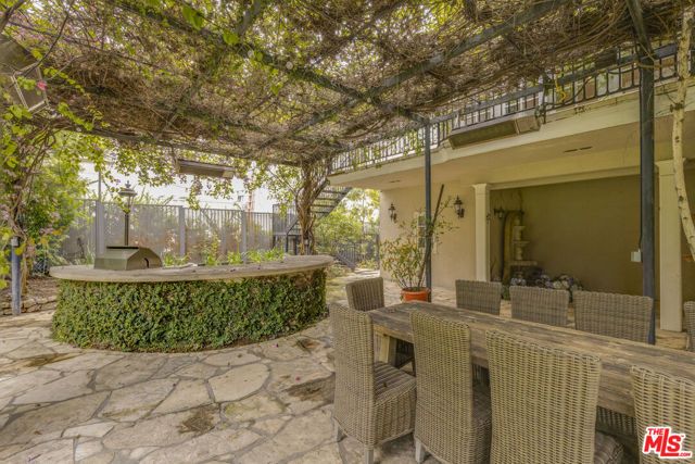 821 N Whittier Drive, Beverly Hills, CA 90210