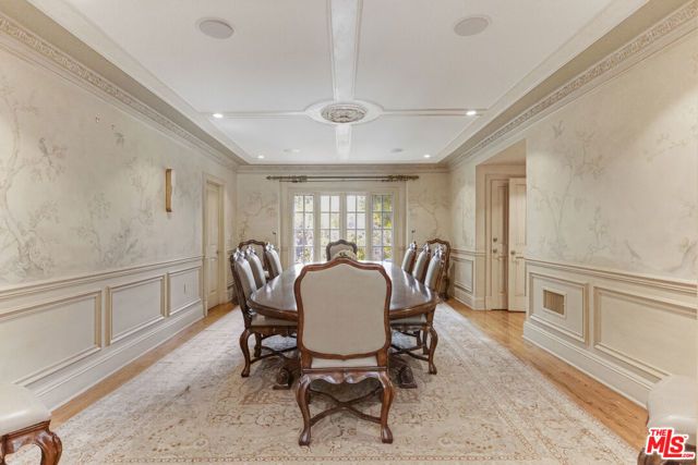 821 N Whittier Drive, Beverly Hills, CA 90210
