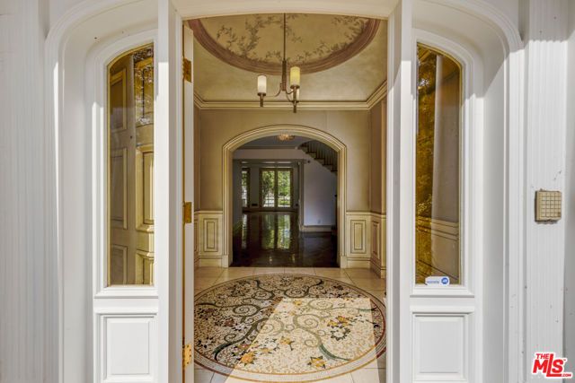 821 N Whittier Drive, Beverly Hills, CA 90210