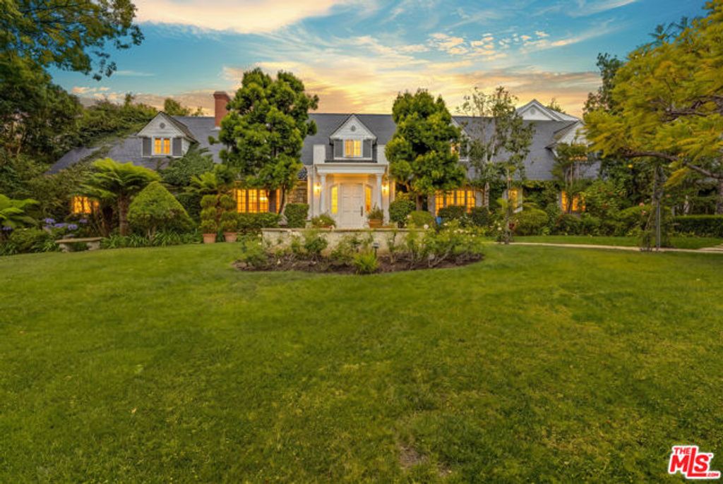 821 N Whittier Drive, Beverly Hills, CA 90210