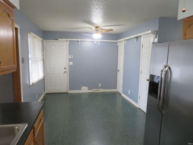 8400 Kifer Drive, Newburgh, IN 47630