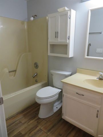 8400 Kifer Drive, Newburgh, IN 47630