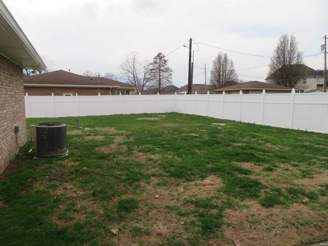 8400 Kifer Drive, Newburgh, IN 47630