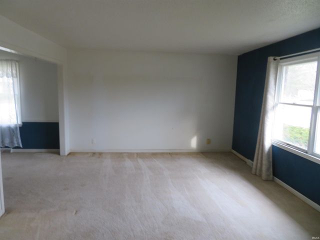 8400 Kifer Drive, Newburgh, IN 47630