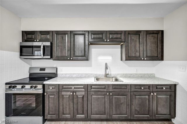 4882 Belle Meadow Road, Mentor, OH 44060