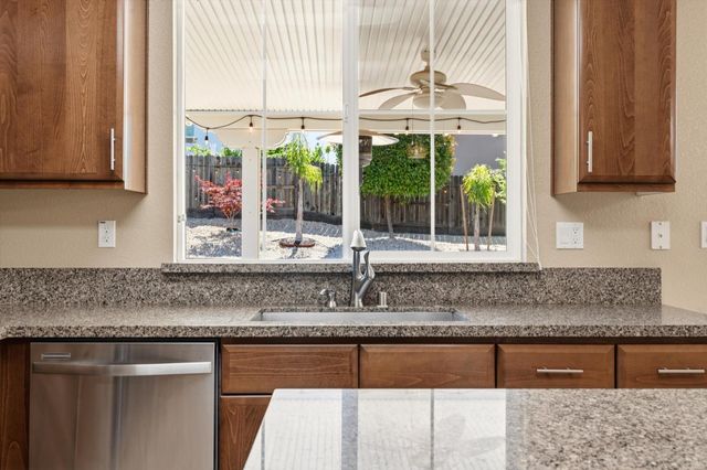 2113 Dripping Rock Ln, Lincoln, CA 95648