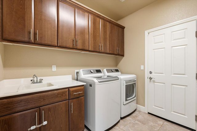 2113 Dripping Rock Ln, Lincoln, CA 95648