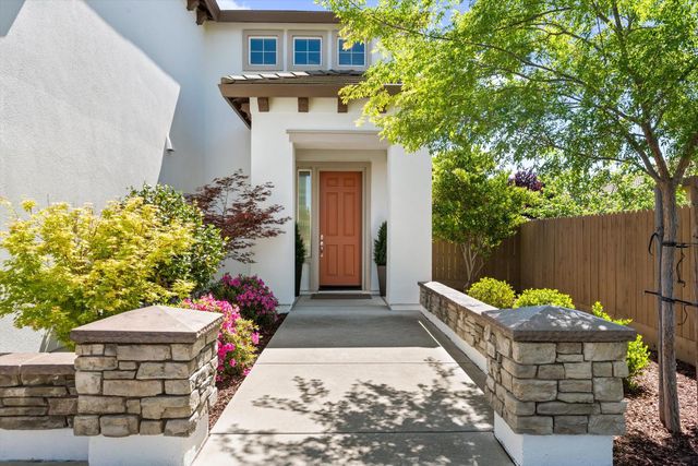 2113 Dripping Rock Ln, Lincoln, CA 95648