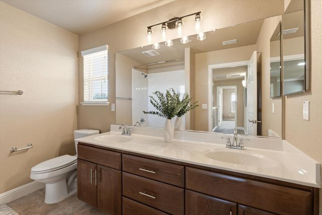 2113 Dripping Rock Ln, Lincoln, CA 95648