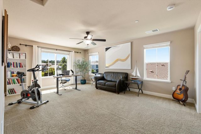 2113 Dripping Rock Ln, Lincoln, CA 95648