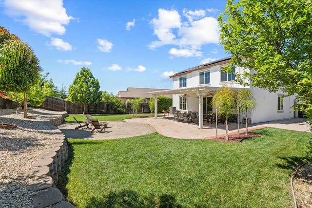 2113 Dripping Rock Ln, Lincoln, CA 95648