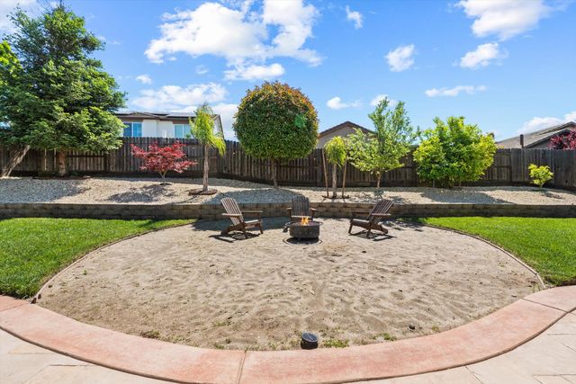 2113 Dripping Rock Ln, Lincoln, CA 95648