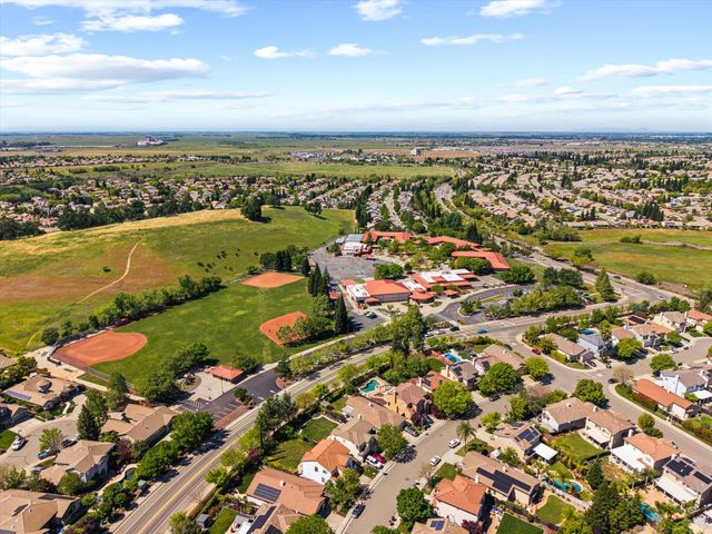 2113 Dripping Rock Ln, Lincoln, CA 95648