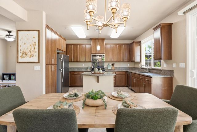 2113 Dripping Rock Ln, Lincoln, CA 95648