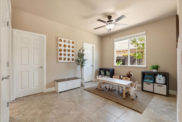 2113 Dripping Rock Ln, Lincoln, CA 95648