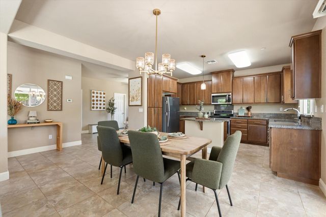 2113 Dripping Rock Ln, Lincoln, CA 95648