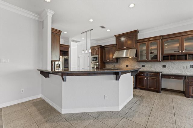 98 Victoria Drive W, Montgomery, TX 77356