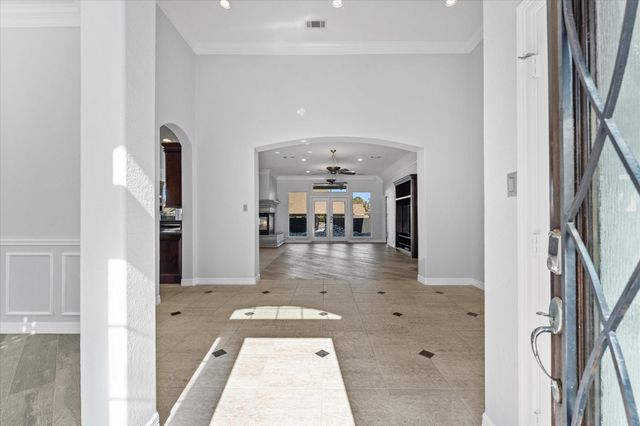 98 Victoria Drive W, Montgomery, TX 77356