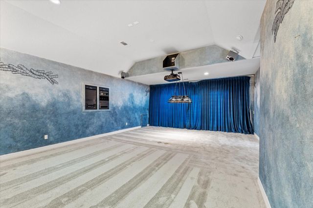 98 Victoria Drive W, Montgomery, TX 77356