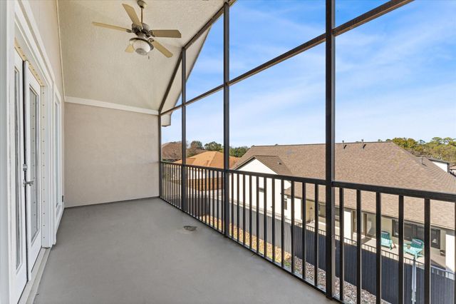 98 Victoria Drive W, Montgomery, TX 77356