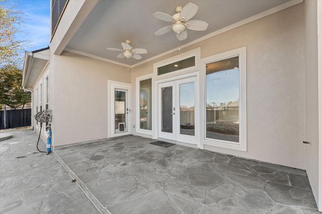 98 Victoria Drive W, Montgomery, TX 77356