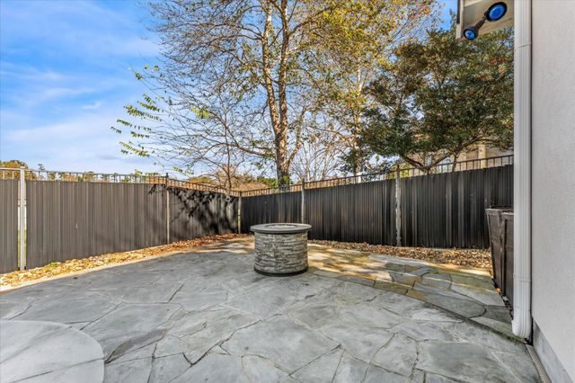 98 Victoria Drive W, Montgomery, TX 77356