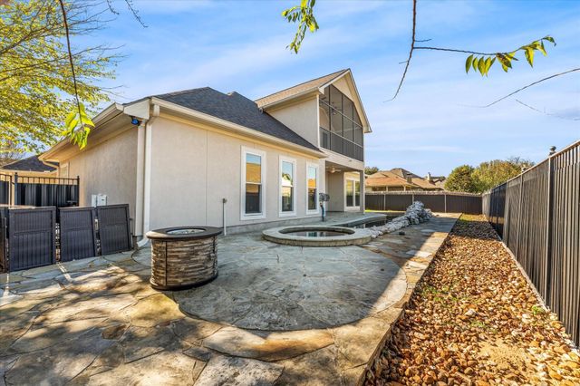 98 Victoria Drive W, Montgomery, TX 77356