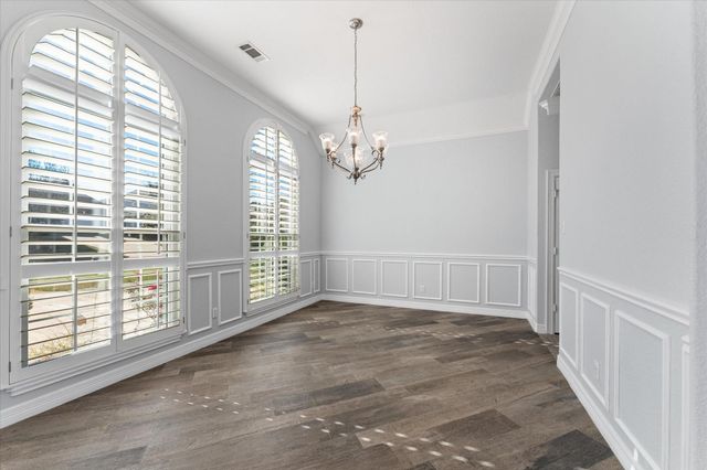 98 Victoria Drive W, Montgomery, TX 77356