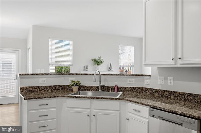 20047 NORTHVILLE HILLS TER, Ashburn, VA 20147